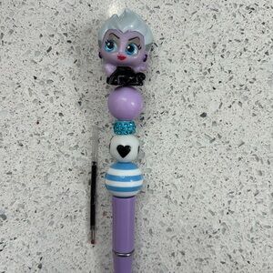 Ursula Doorables Pen with ink refill​